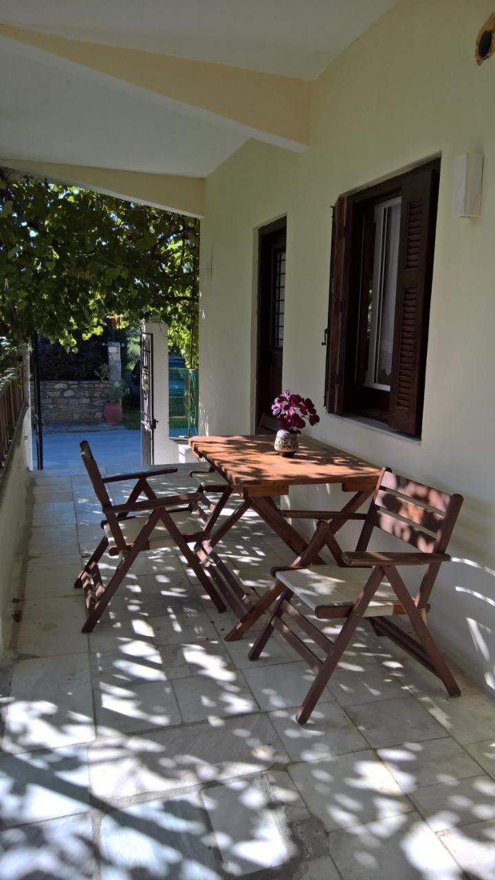 Sotiroulis Apartments Nea Mesagkala Ngoại thất bức ảnh